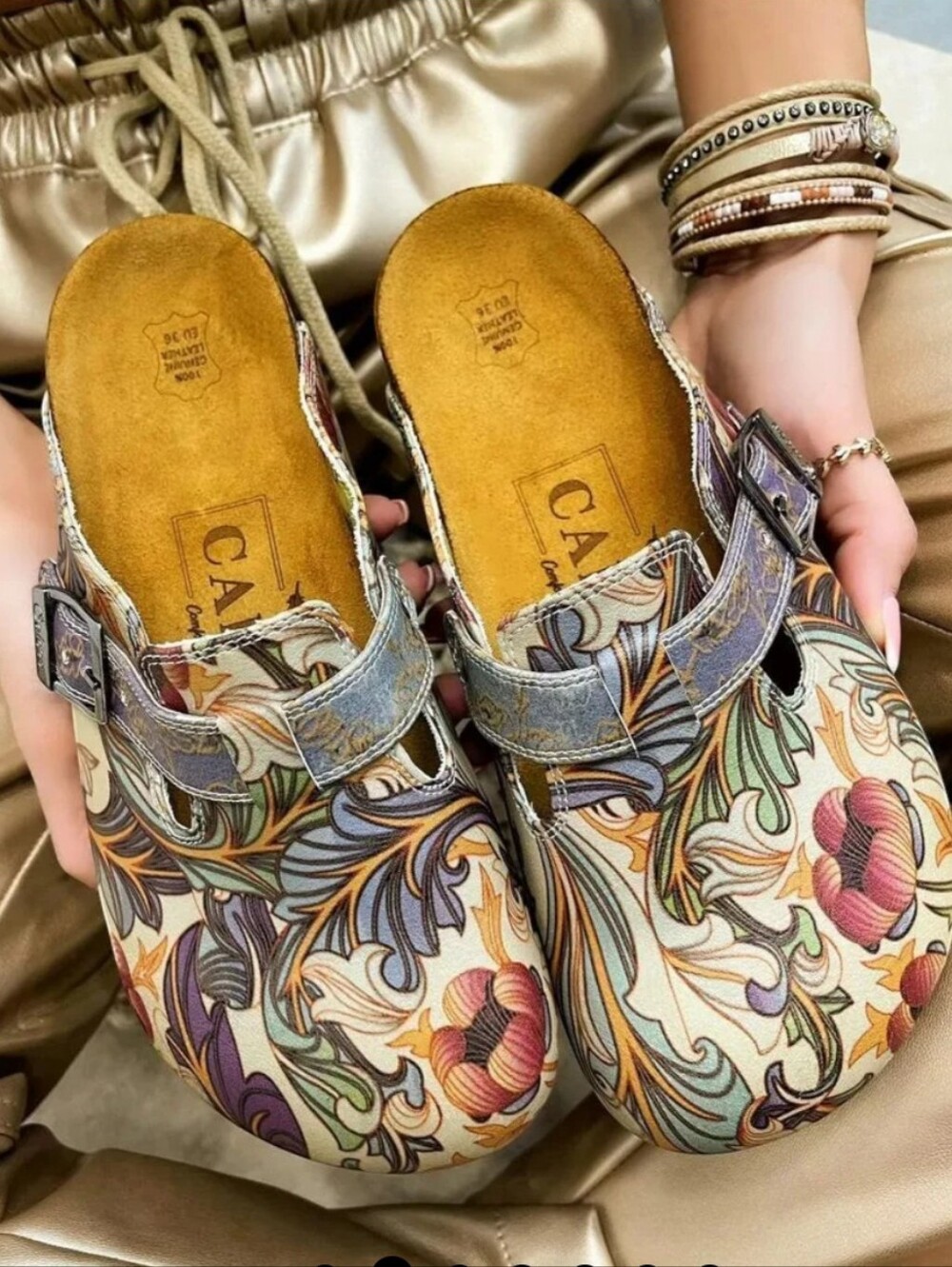 Calceo Womens Vegan Leather Printed Floral Slip-On Clogs with Buckle sz 8.5
